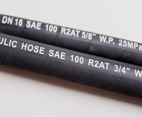 巻く具体的なポンプ掘削機の油圧ゴム製 ホース45MPA